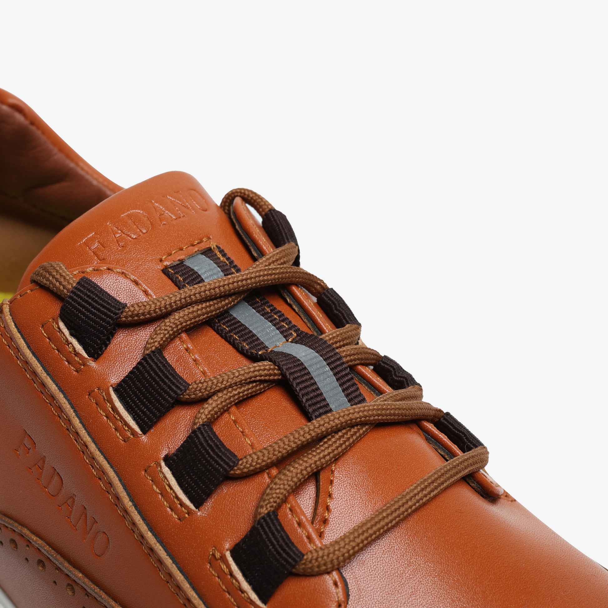 Quantum Strides - Brown/white