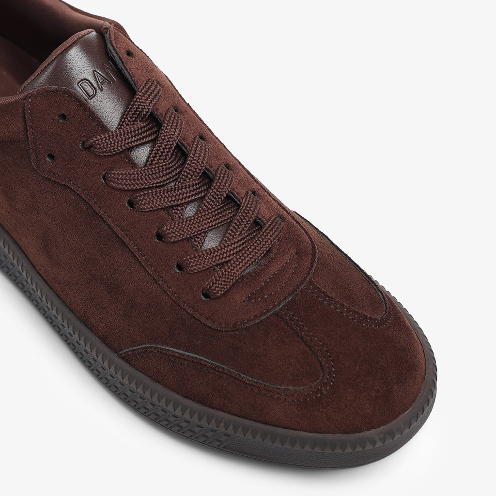 Travis Court Sneaker