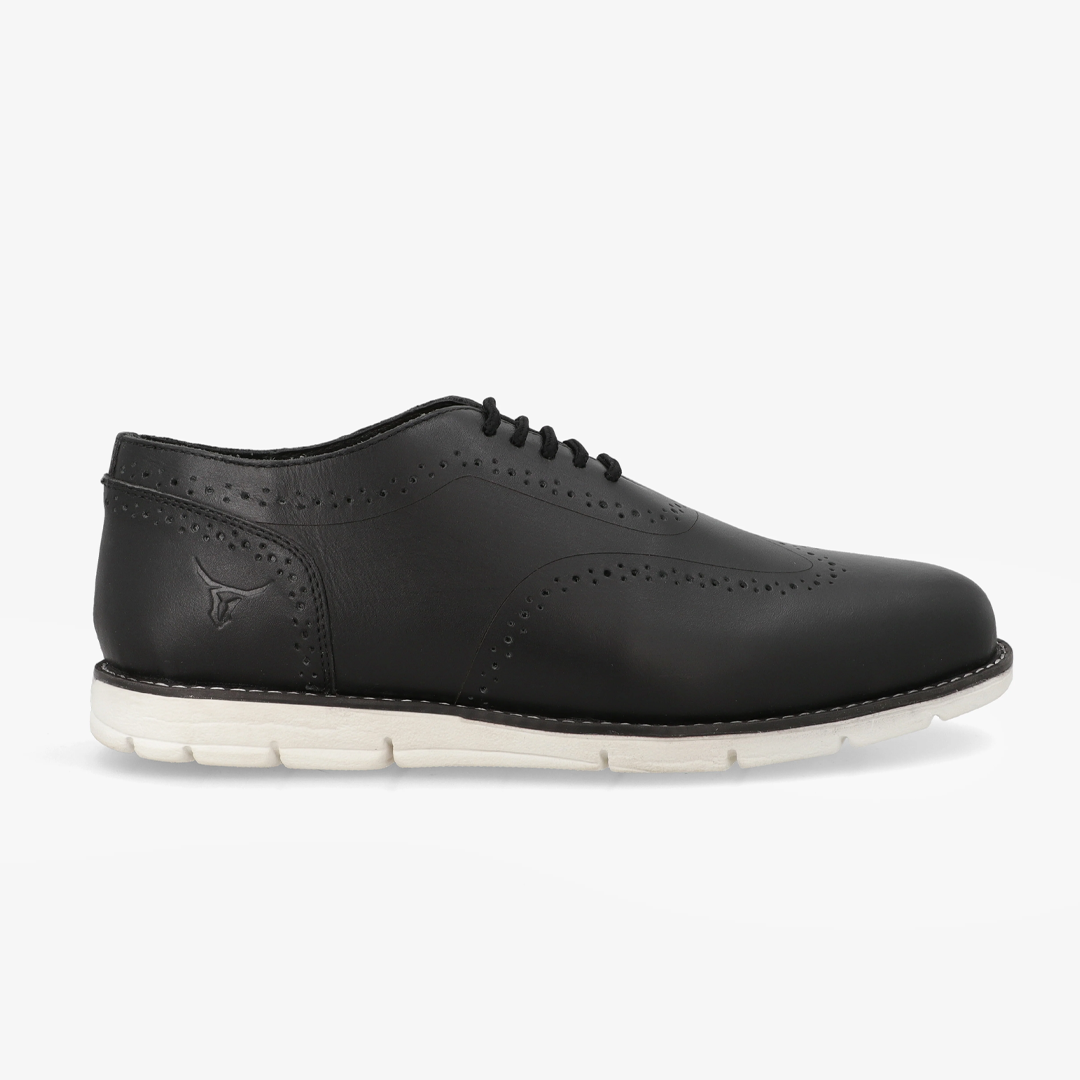 VentureFlex Men's Wingtip Oxfords (Black/White)