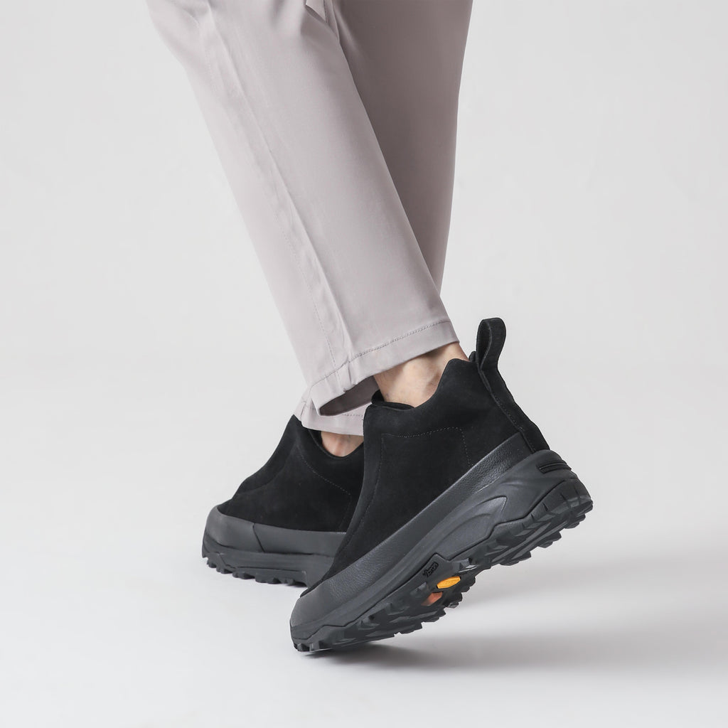 Rolland Terrain Black Sneakers Standing Backward View 