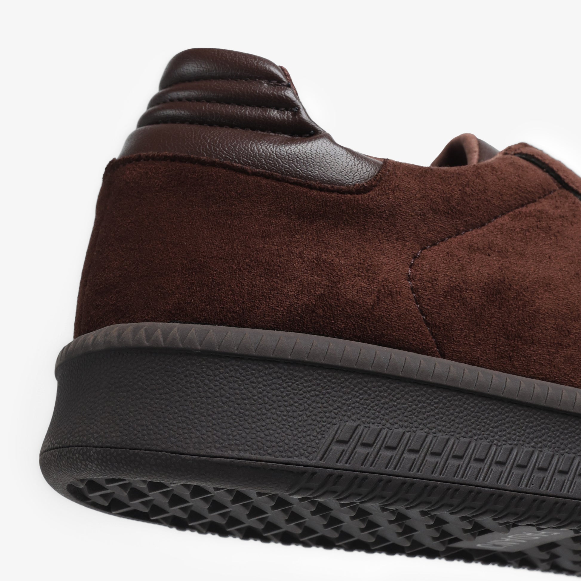 Travis Court Sneaker